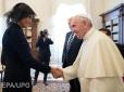 Папа Римський поцікавився у Меланії Трамп, чим перша леді США годує чоловіка