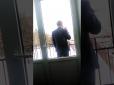 Швидку викликали свідки: На Київщині п'яний чиновник збив дітей та втік (відео)