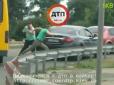 Будьте терпимими до ідіотів на дорозі: Перестрілка і бійка на Оболоні (фото)