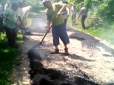 Згуртованою громадою: На Черкащині селяни самотужки відремонтували дорогу (відео)