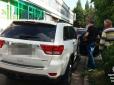 У Києві компанія чоловіків влаштувала стрілянину з автомобіля, є постраждалі (фото)