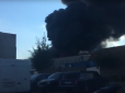 Небо у Петербурзі накрив чорний дим від спалених хімікатів (фото, відео)
