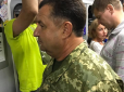 Ближче до народу: Степан Полторак проїхався у справах на метро (фото)