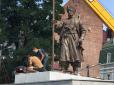 На валу фортеці: У центрі Харкова встановили пам'ятник кошовому отаману Івану Сірку (фото)