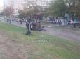 Жахлива ДТП у Києві: Водій опинився під колесами свого ж авто (відео)