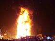 Оце відзначили: У Южно-Сахалінську під час зустрічі Нового року вщент згоріла головна ялинка області (фото, відео)