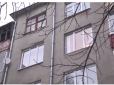 В Харкові іноземець викинувся з вікна квартири, де знайшли зарізану жінку (відео)