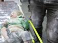 У мережі оприлюднили вражаюче відео порятунку дитини з-під завалів у Сирії після бомбардування російським винищувачем лікарні