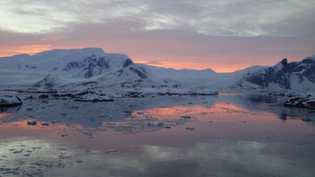 На експедиціях в Арктику заробляють одні й ті ж фірми