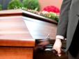 Торкнеться живих людей: З'явилося важливе роз'яснення нових правил поховання в Україні
