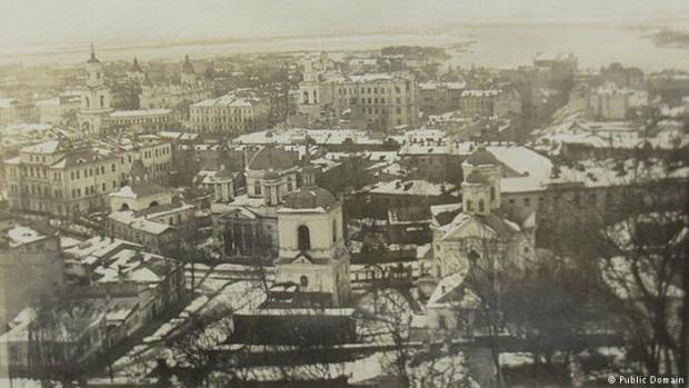 Фотокартка із панорамою Києва зроблена з Андріївської церкви навесні 1918 року невідомим німецьким солдатом-саксонцем.