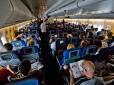 Масовий нервовий зрив переріс у бійку: В Одесі пасажирів тримали 10 годин у літаку без води і їжі