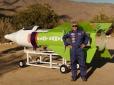 Оце так! Американець здійснив політ на саморобній ракеті, щоб довести, що Земля пласка (відео)