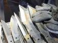 У Харкові ветерани АТО зайнялися виготовленням унікальних армійських ножів, якими зацікавилися американці (відео)