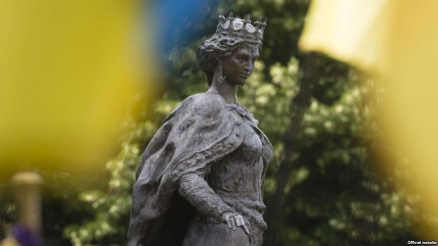 Пам’ятник Анні Київській, королеві Франції. Санліс.
