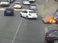 У Сочі авто на шаленій швидкості передавило людей на тротуарі (відео 16+)