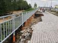 Ганьба скреп: У Росії розмило дощем дорогу, побудовану до ЧС-2018 (фото)