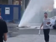 Неочікуваний фонтан: У центрі Києва забив потужний гейзер (відео)