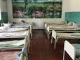 Пацієнтів прив'язують! У мережі показали жахи лікарні в Україні (фото)