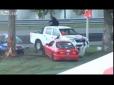 Політ дня: Гонщиця вилетіла з розірваної навпіл машини (відео)