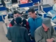 В одному з супермаркетів Києва озброєні підлітки побили персонал та втекли (фото, відео)