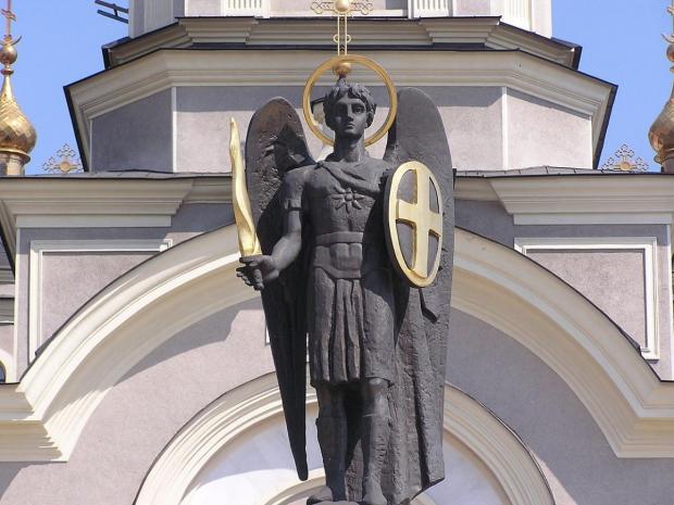Куровський - один з авторів скульптури архангела Михаїла.
