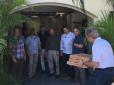 Беззарплатний шатдаун у США: Джордж Буш привіз піцу Секретній службі (фото)