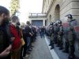 У Белграді протестувальники заблокували адміністрацію президента з вимогою відставки Вучича (фото, відео)