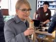 Чи варто було таке поширювати? Юлія Тимошенко знялася з хот-догом у руках (відео)