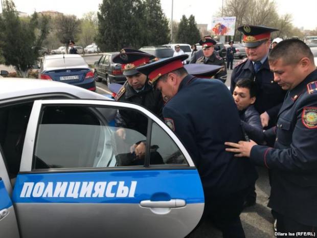 22 березня затримали чотирьох громадян біля дендропарку у Шимкенті