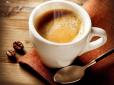 А ви це знали? Чому каву п'ють з холодною водою