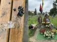 У Рівному вандали понівечили могилу військового та журналіста, який загинув під Роботиним (фото)