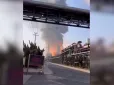 Людям порадили носити захист від отруйного диму: У Китаї вибухнув цех хімічного заводу (відео)