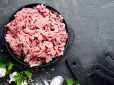 А ви це знали? Навіщо кухарі додають у м’ясний фарш звичайний лід