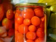 Чому зривають кришки в консервації: ТОП-3 причини, про які варто знати
