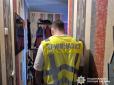 Жорстоко побиті, а потім задушені: У Житомирі у квартирі виявили тіла двох жінок (фото)