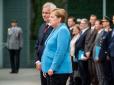 Хіти тижня. Їй стає гірше: У Меркель втретє за місяць стався напад на публіці (відео)