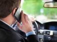 Заради безпеки на дорогах: Які бувають штрафи за користування телефоном за кермом в різних країнах світу