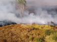 Пожежа на військовому полігоні під Харковом: Місцеві налякані, вибухають боєприпаси (фото)