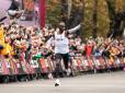 Коли здоров'я на 10 вистачить: Людина вперше пробігла марафон швидше ніж за 2 години (відео)