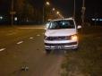 Водій зняв номери: У Києві авто з Росії збило пішохода (фото)