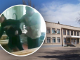 Кричав і плакав: У Запоріжжі вчитель жорстоко побив учня в школі