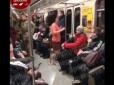 Дівчина влаштувала запальні танці у вагоні столичного метро (відео)