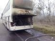 На Рівненщині на ходу загорівся автобус з десятками туристів (фото)