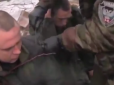 З ними хтось хоче миритись? Зрізали шеврони і вбивали: Страшні злочини окупантів на Донбасі показали одним відео