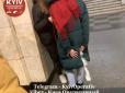 Посиділа на ескалаторі: П'яні розваги дівчини в метро Києва обернулися серйозною НП (фото)