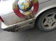 На Одещині затримали авто іноземця, прикрашене радянською символікою (фото)