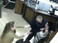 Друг Ківи погрожував перерізати горло дівчині-офіціантці (відео)