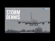 Потужний шторм у Британії ледь не влаштував авіакатастрофу (відео)