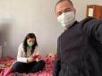 Випустять через два тижні: Журналісти проросійського телеканалу таємно пробралися в санаторій в Нових Санжарах (відео)